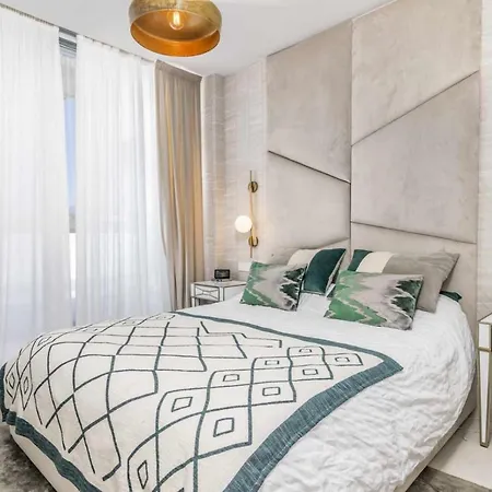 Theedgebythesea Octopus Apartment